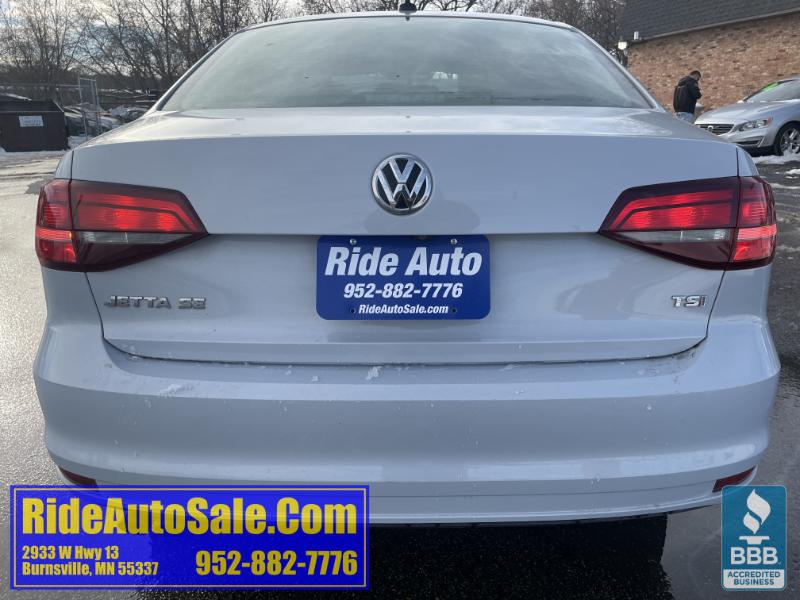 Volkswagen Jetta  2018