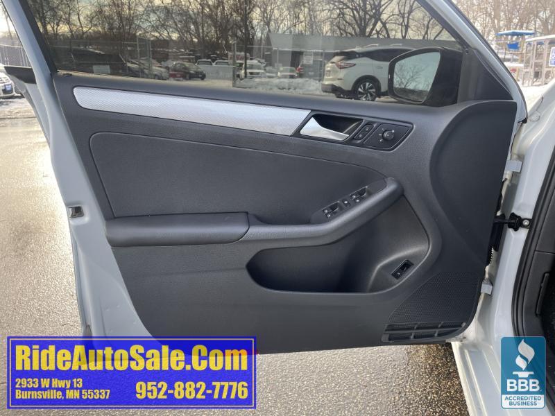 Volkswagen Jetta  2018