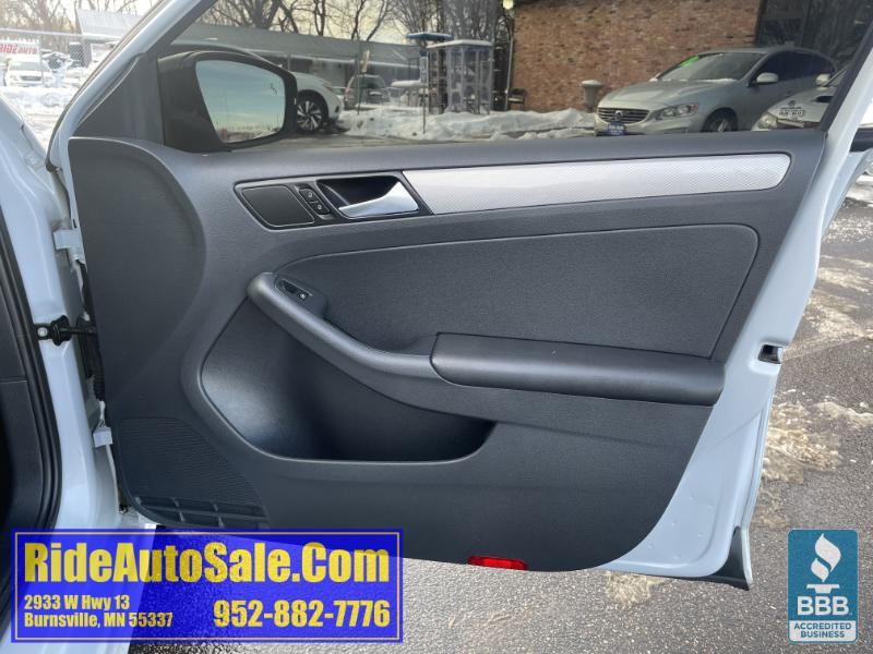 Volkswagen Jetta  2018