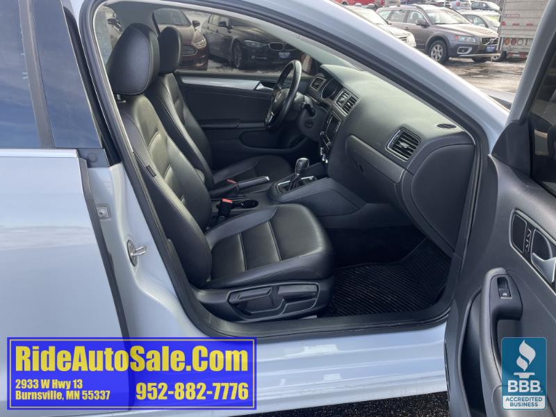 Volkswagen Jetta  2018