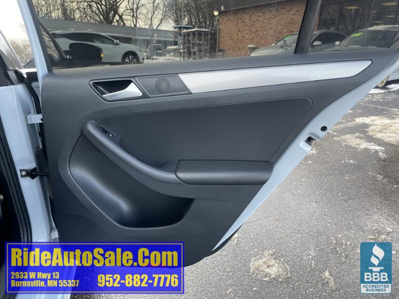 Volkswagen Jetta  2018