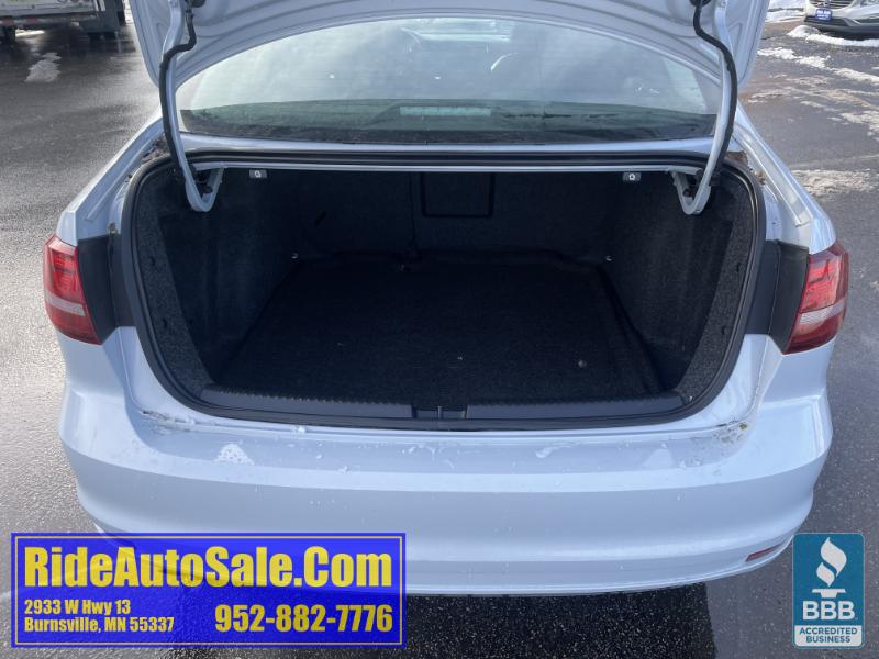 Volkswagen Jetta  2018