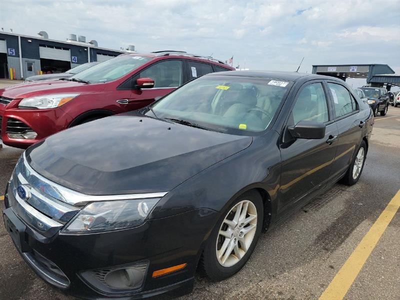 Ford Fusion S 2012