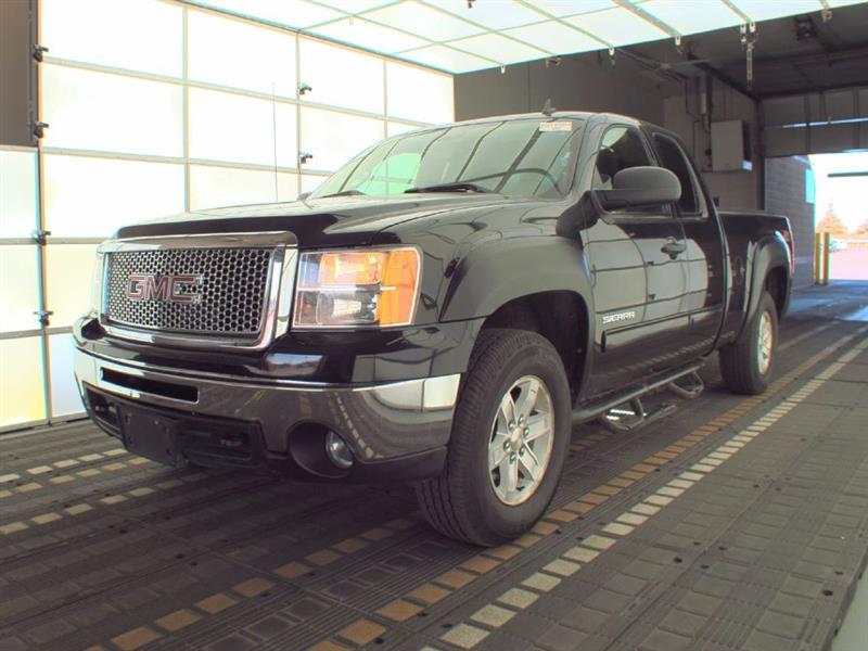 2013 GMC Sierra SLE, Extended cab 4dr, Z71 4x4, 5.3 V8, clean !