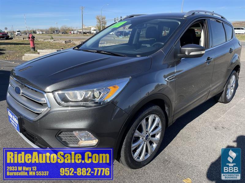 2017 Ford Escape Titanium, Cross Over, 4x4, 2.0 4cyl, leather !