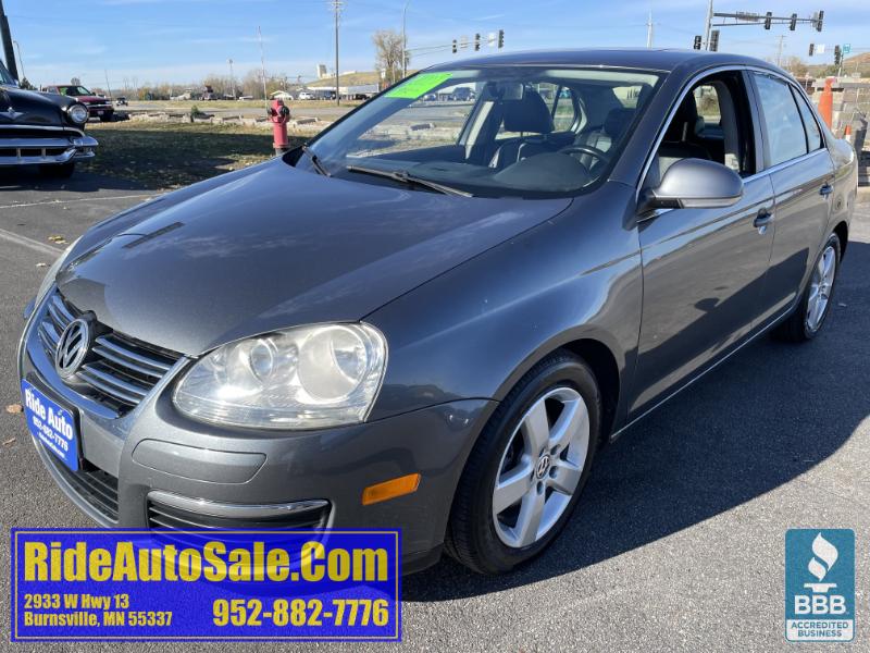2009 Volkswagen Jetta SE, 4dr sedan, reliable 2.5 5cyl, leather !