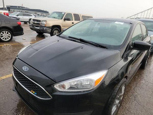 2015 Ford Focus S, 4dr sedan, reliable 2.0 4cyl, runs great !
