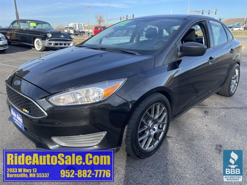 2015 Ford Focus S, 4dr sedan, reliable 2.0 4cyl, runs great !