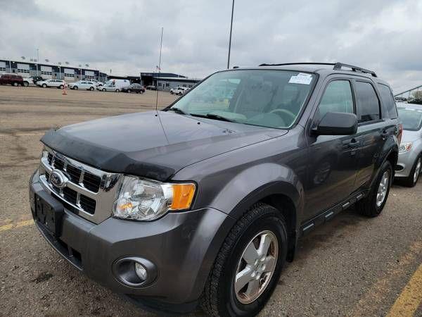 2012 Ford Escape XLT, Cross Over SUV, 3.0 V6, runs great !