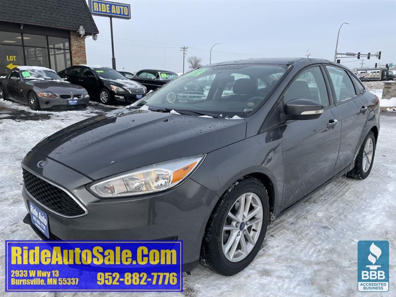 2017 Ford Focus SE, 4dr sedan, 2.0 4cyl, 1 owner !