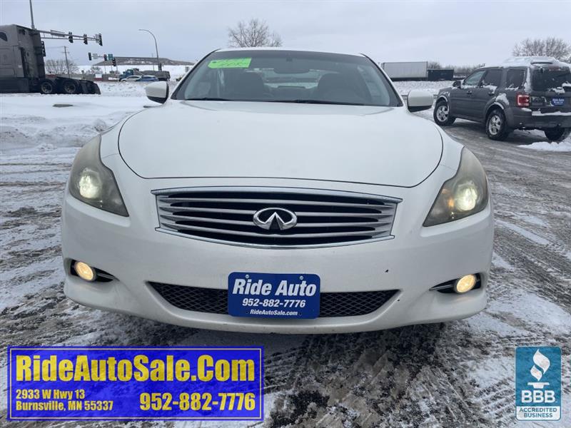 Infiniti G Coupe  2011