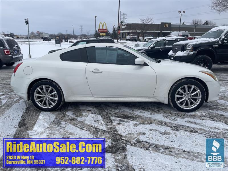 Infiniti G Coupe  2011