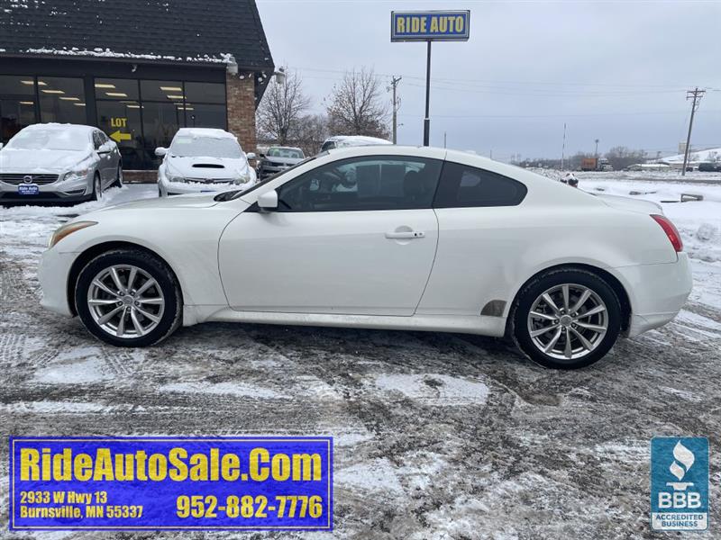 Infiniti G Coupe  2011