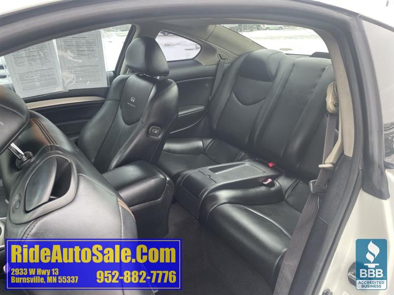 Infiniti G Coupe  2011