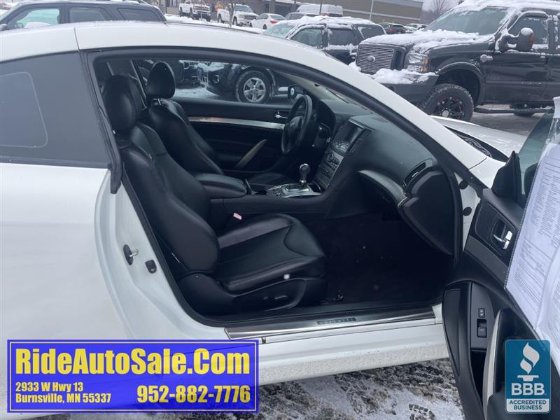 Infiniti G Coupe  2011