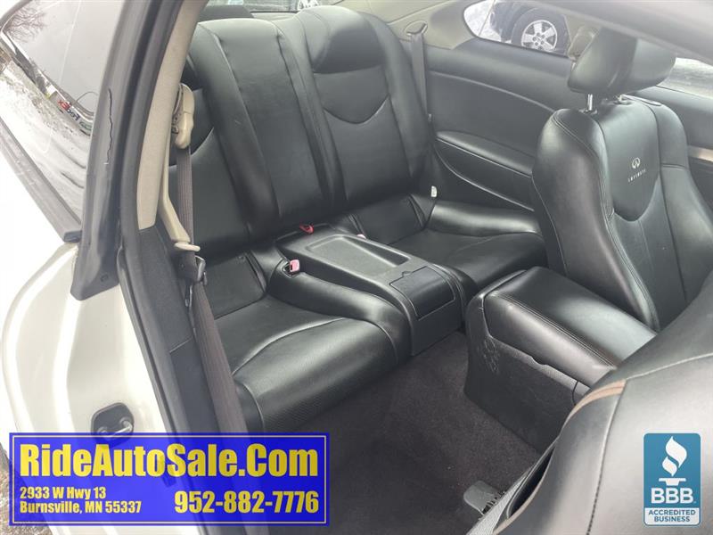 Infiniti G Coupe  2011