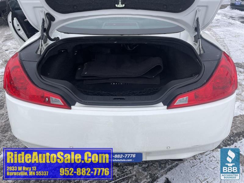 Infiniti G Coupe  2011