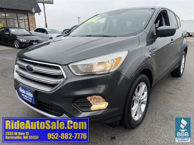 2017 Ford Escape SE, Cross Over SUV, 4x4, 2.0 4cyl, clean !