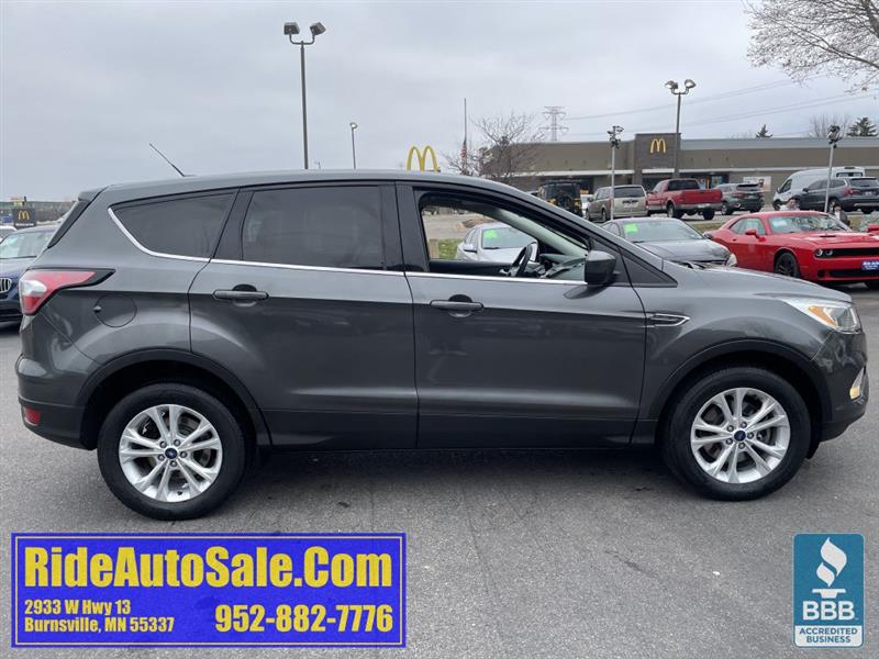 2017 Ford Escape SE photo 4
