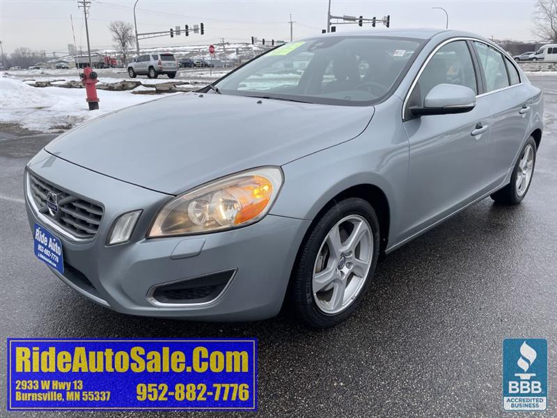 2013 Volvo S60 T5, 4dr sedan, reliable 2.5 5cyl, clean !