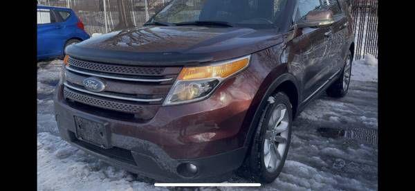 2012 Ford Explorer Limited, 7 Passenger, 4x4, V6, leather, clean !