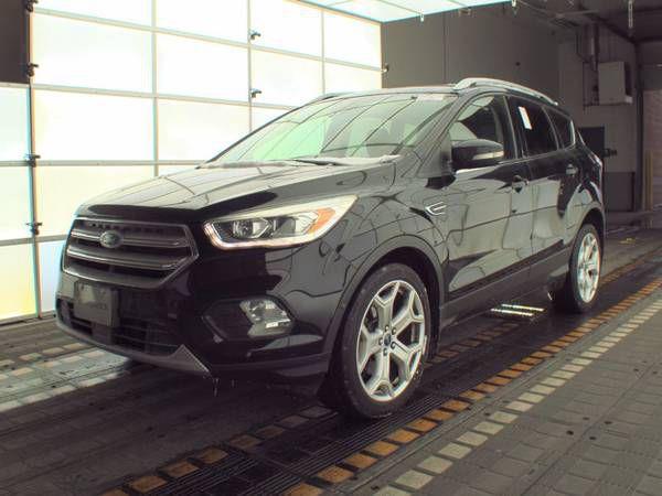 2018 Ford Escape Titanium, 5 Passenger, AWD, 2.0 4cyl, leather !