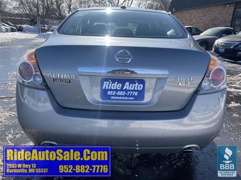 Nissan Altima  2009