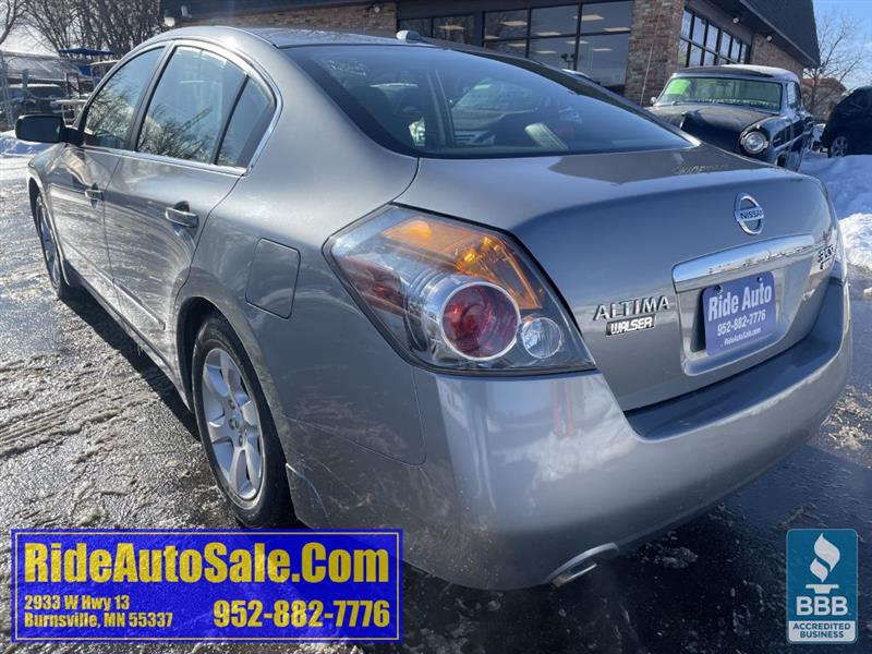 Nissan Altima  2009