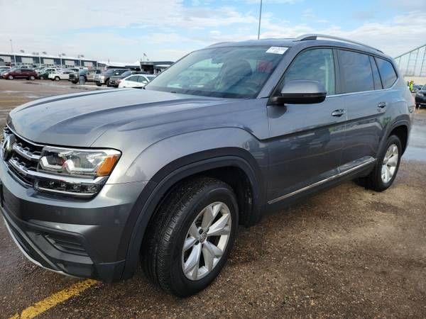 2018 Volkswagen Atlas S trim, 7 Passenger, AWD, 3.6 V6, clean !