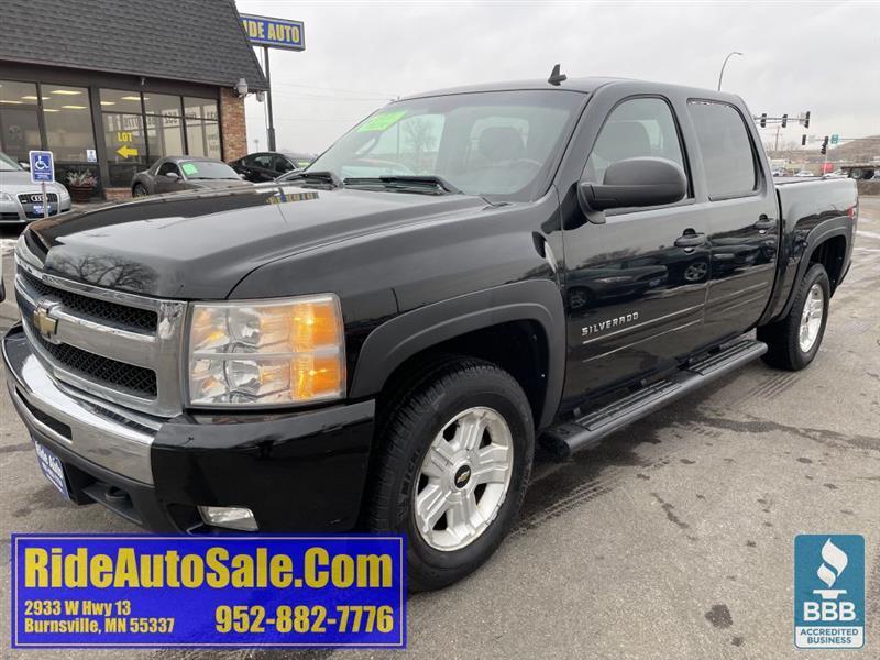 2011 Chevrolet Silverado 1500 LT Crew cab 4dr Z71 4x4 5.3 V8 CLEAN!
