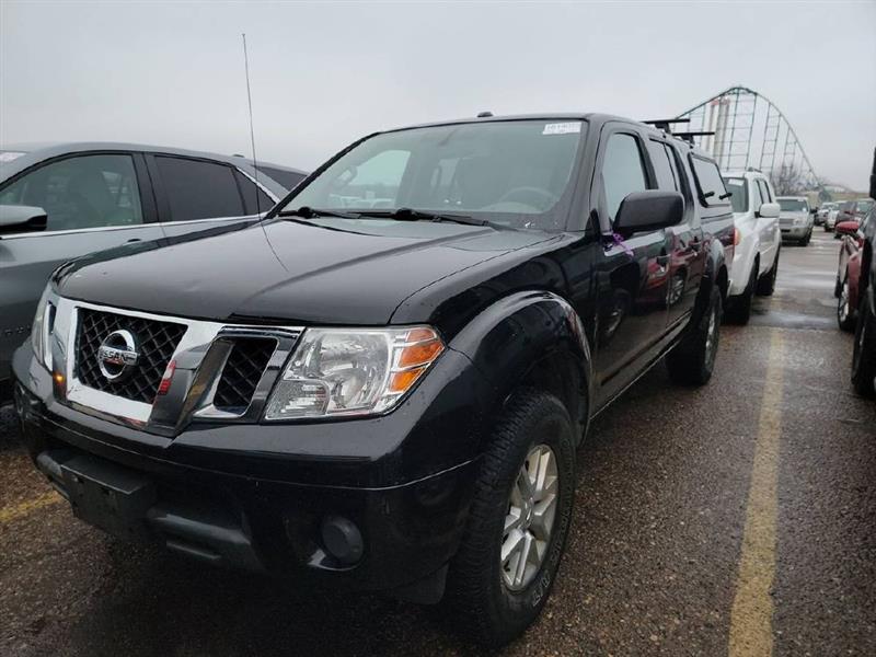 2016 Nissan Frontier SV Crew cab 4dr 4x4 4.0 V6 clean!