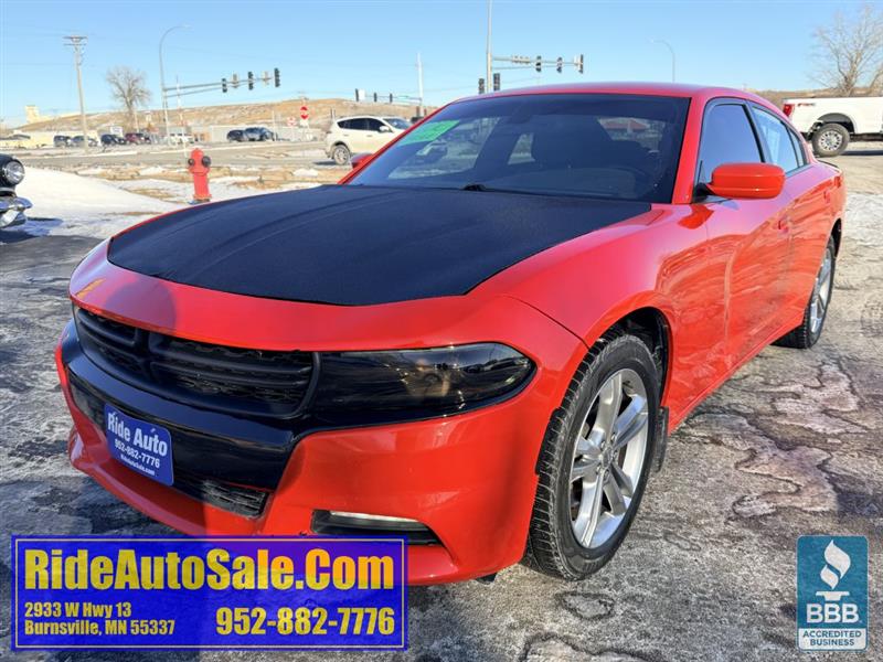 2016 Dodge Charger SXT 4dr sedan AWD 305HP V6 clean!