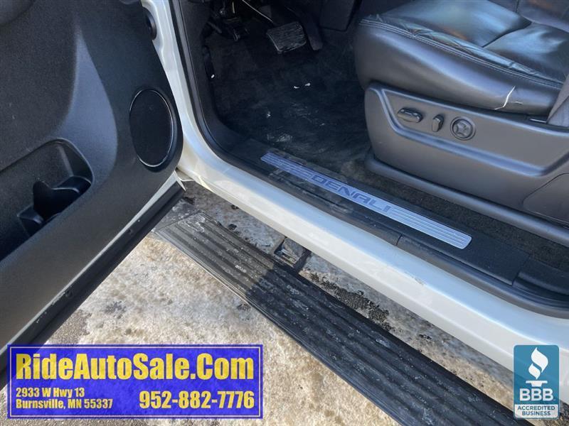 GMC Yukon Denali  2013