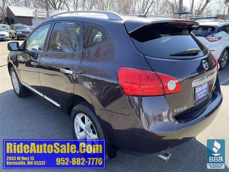 Nissan Rogue  2011