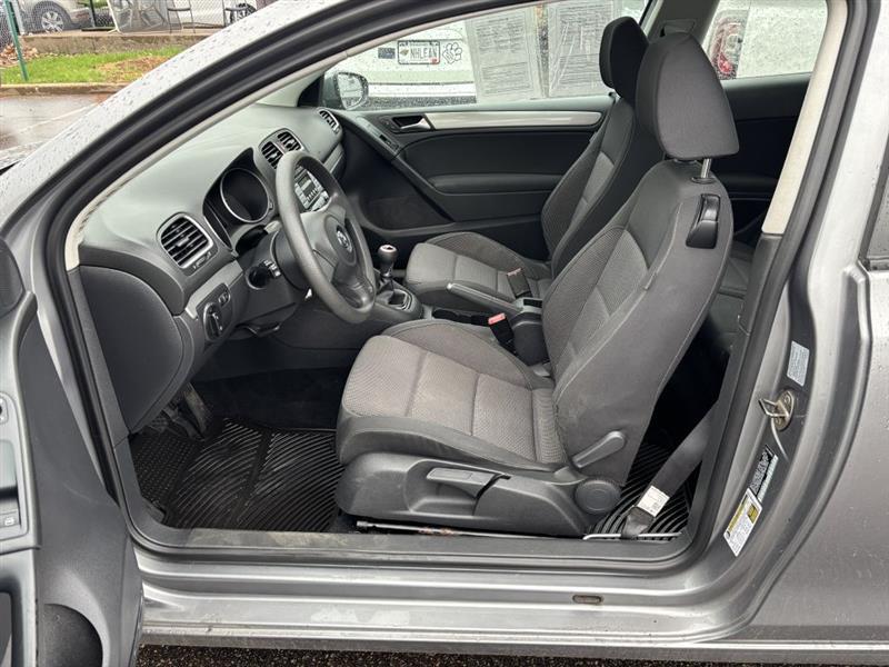 Volkswagen Golf  2010