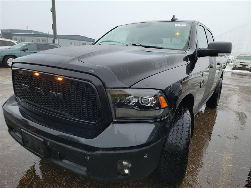 2016 RAM 1500 1500 SLT Big Horn Crew cab 4dr 4x4 5.7 HEMI V8!