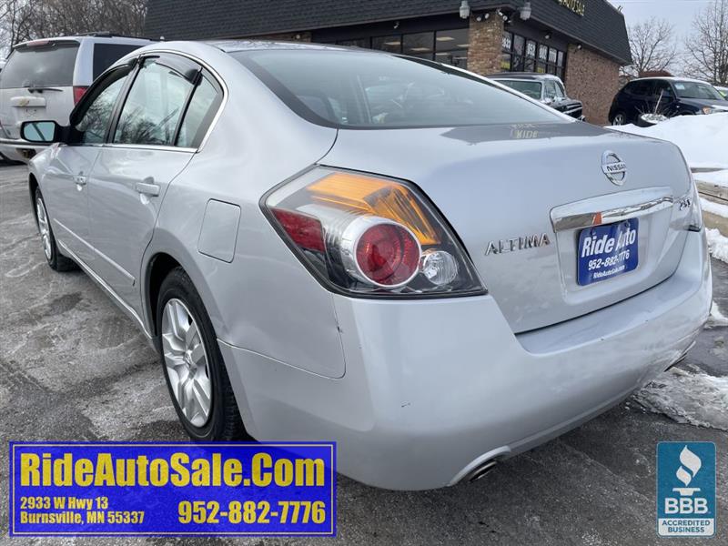 Nissan Altima  2012