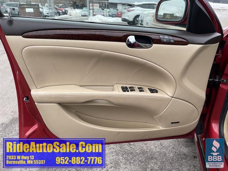 Buick Lucerne  2010