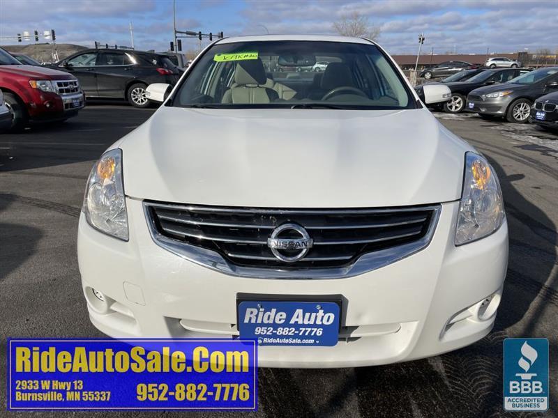 Nissan Altima  2010
