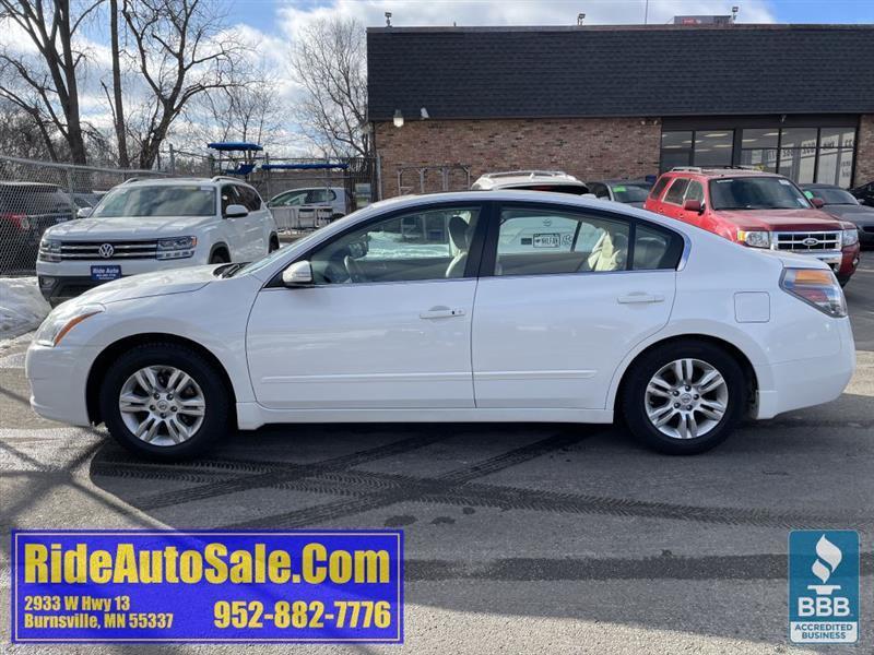 Nissan Altima  2010