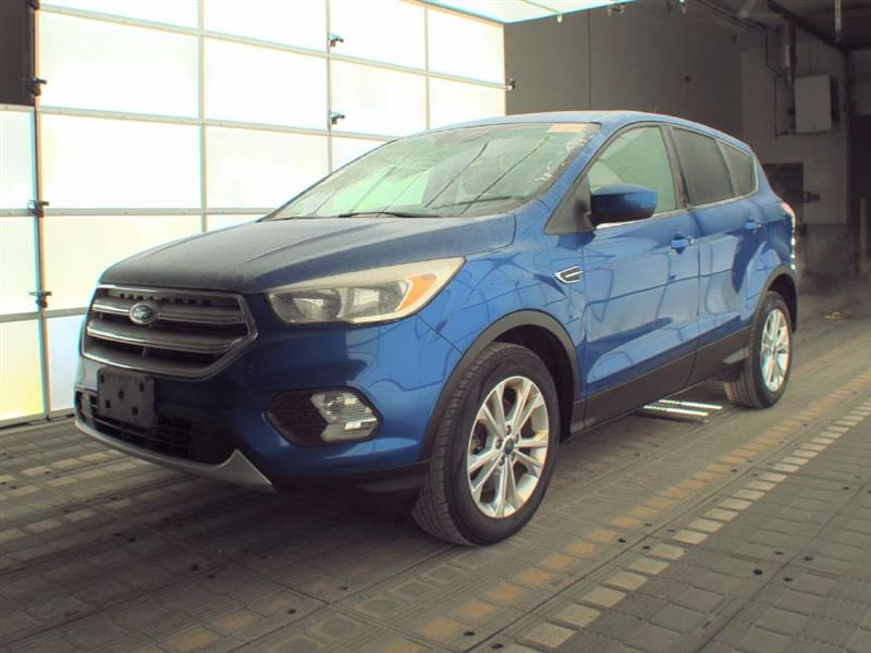 2017 Ford Escape SE, Cross Over SUV, 4x4, 4cyl, clean !