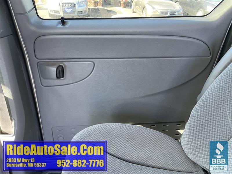 Chrysler Town & Country  2005