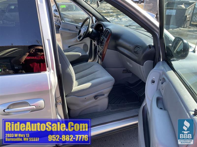 Chrysler Town & Country  2005