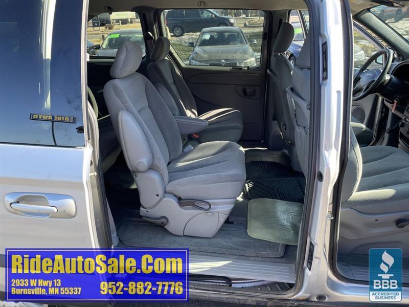 Chrysler Town & Country  2005
