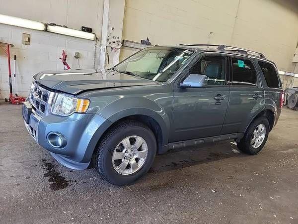 2012 Ford Escape Limited, 5 Passenger, 4x4, 2.5 4cyl, leather !