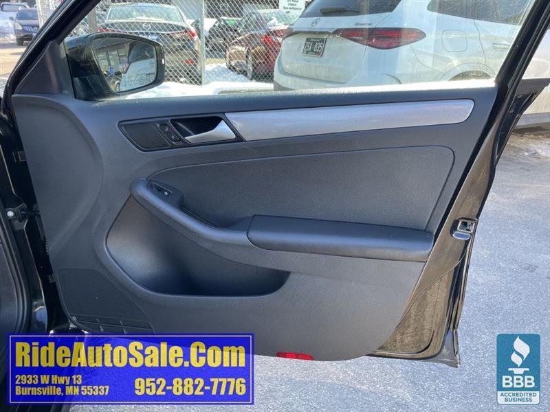 Volkswagen Jetta  2018