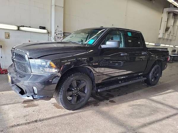 2016 RAM 1500 Tradesman, Crew cab 4dr, 4x4, 5.7 HEMI V8, clean!