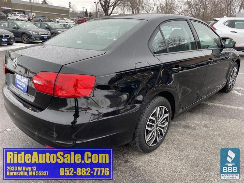 Volkswagen Jetta  2012