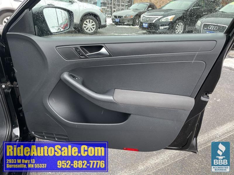 Volkswagen Jetta  2012