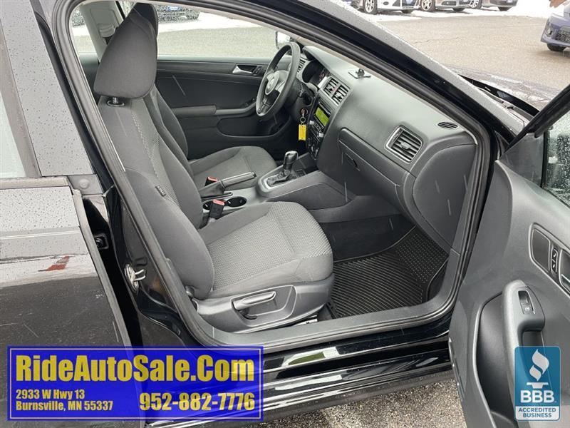 Volkswagen Jetta  2012